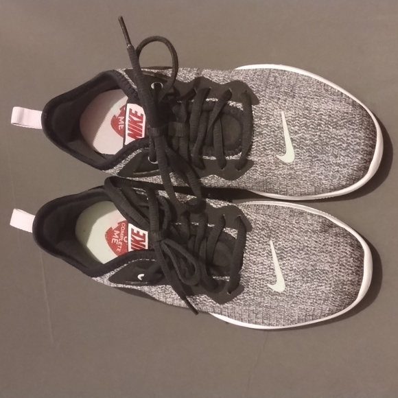 Nike Shoes - Nike Flex TR9 Women's Shoes 6 EUC